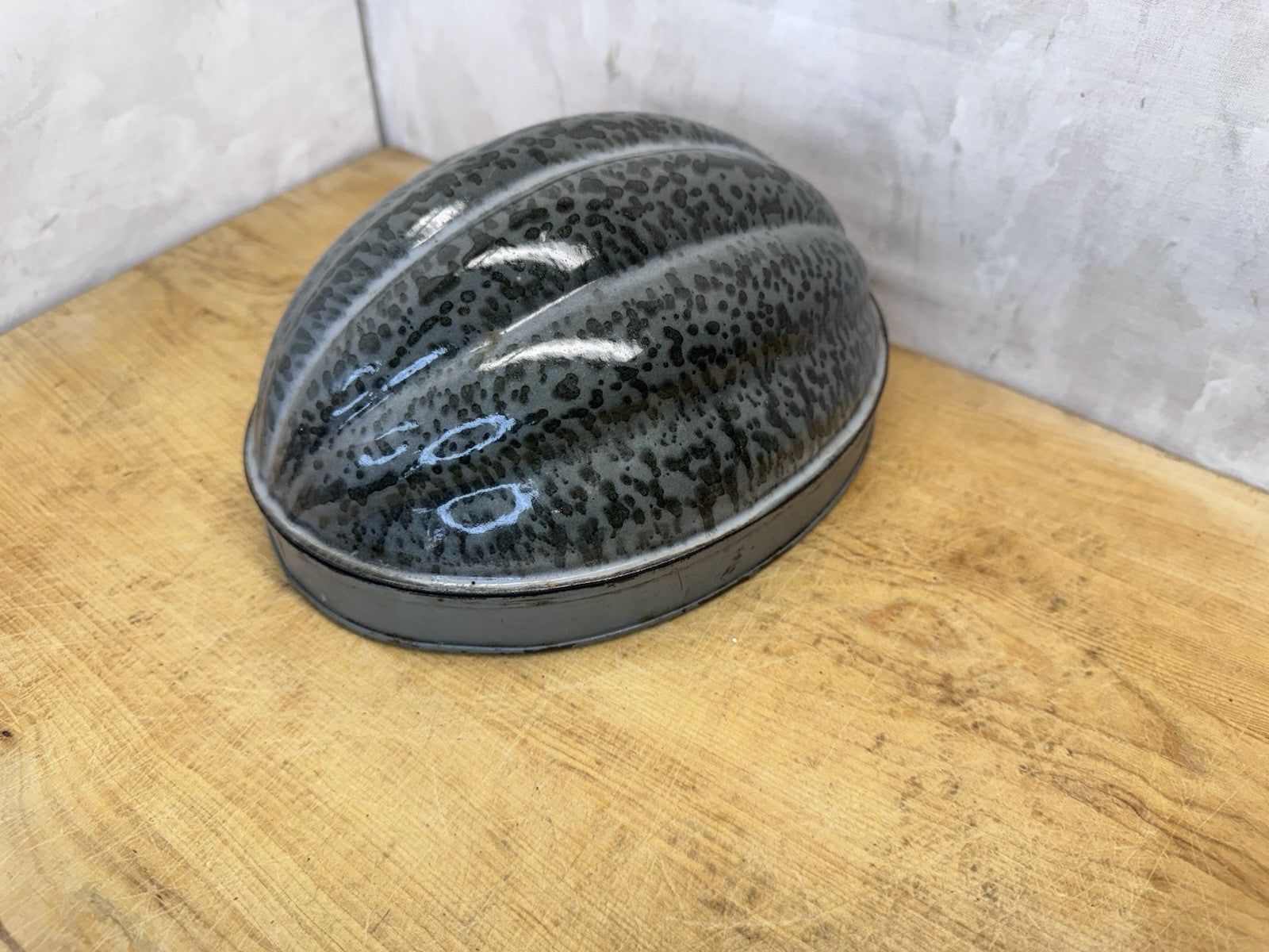 Antique Enamelware Gray Baking Mold #S-1666