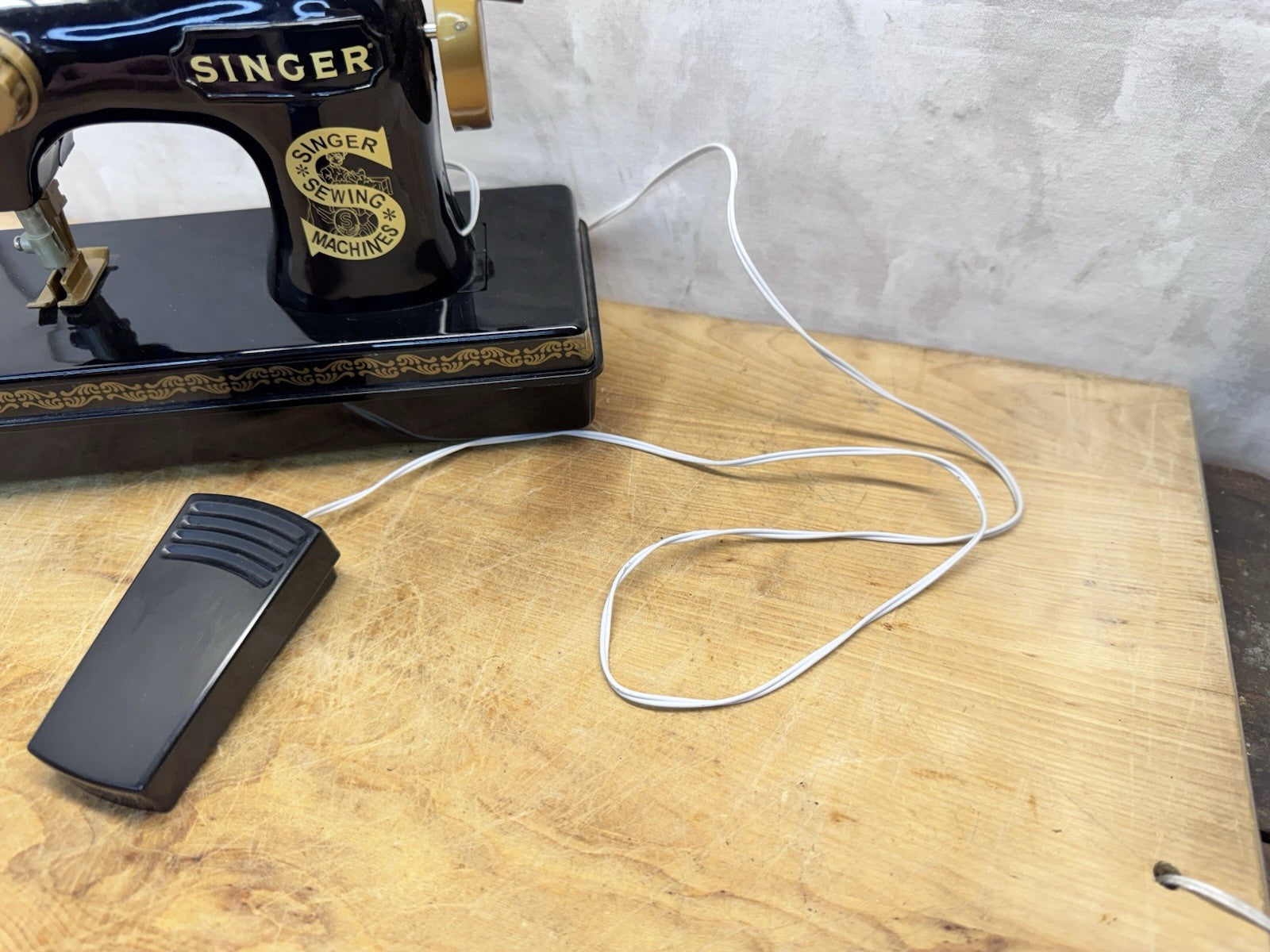Vintage Toy Singer Sewing Machine Black #1433