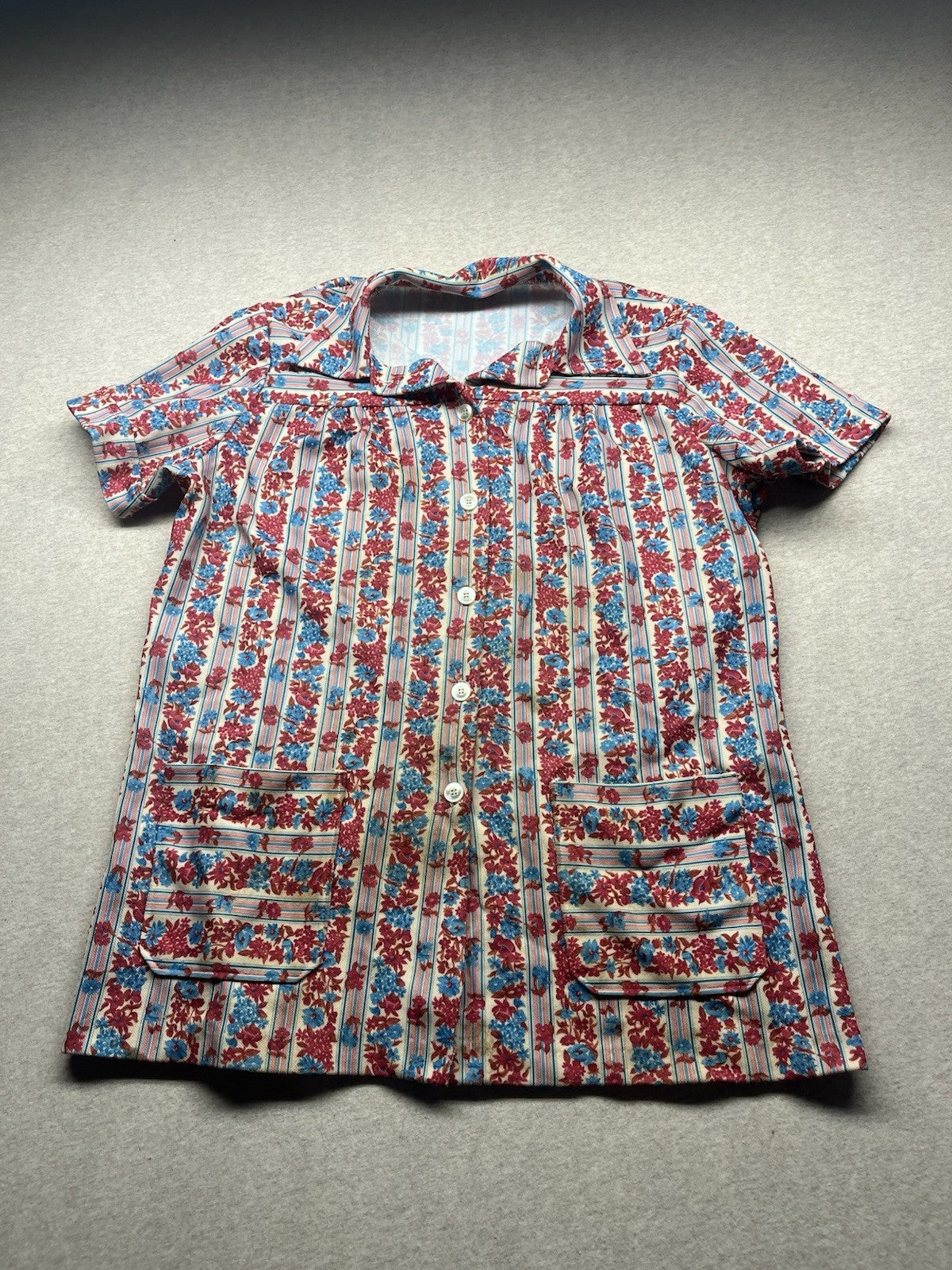 1970s Women’s Knit Flowered Print Top W/pockets