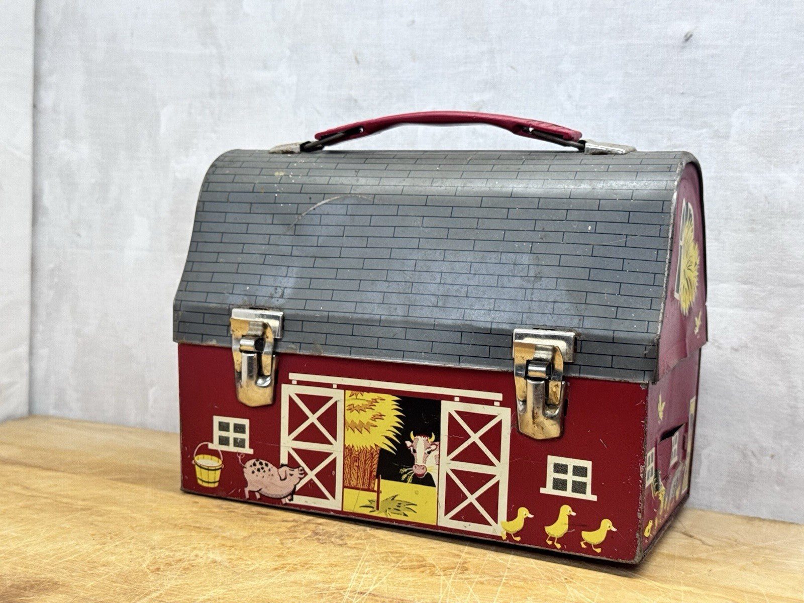 Barn Lunch Box Vintage #1162