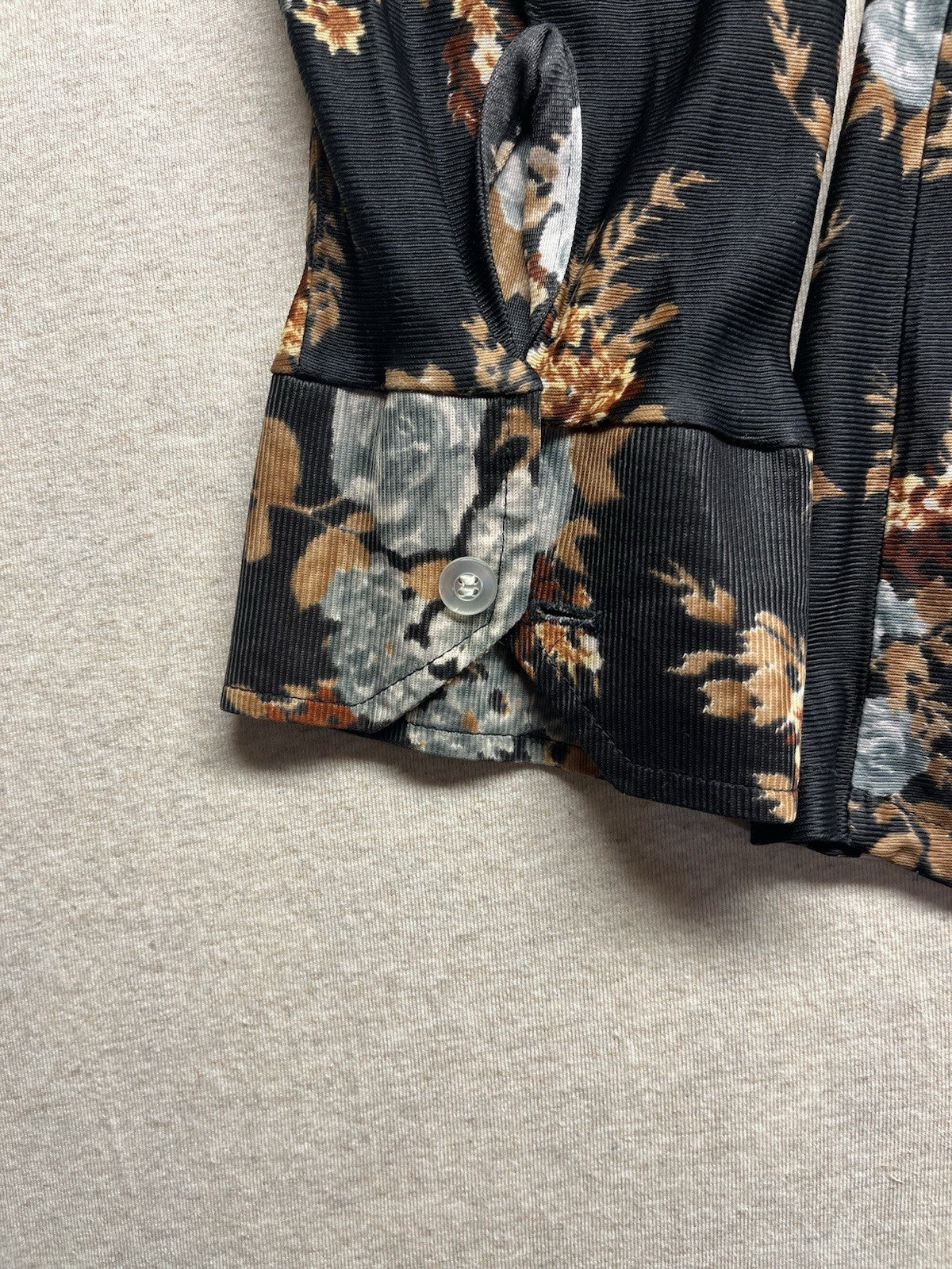 1970s Men’s L Sleeve Black Flowered Shirt
