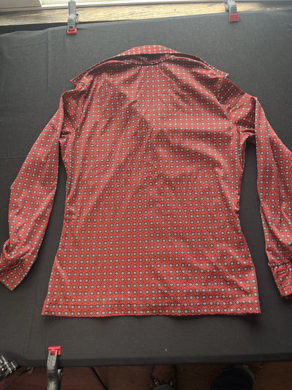 1970s Women’s L Sleeve Red Patterned Knit Jack Winter Shirt