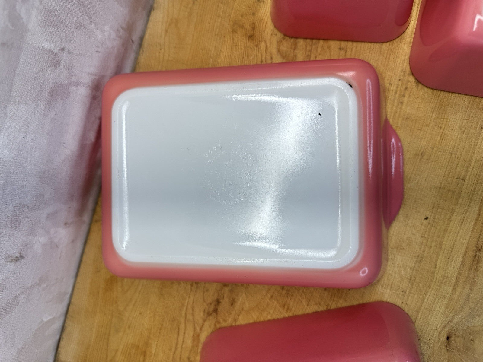 Pink Pyrex Set Of Four With Lids #1343