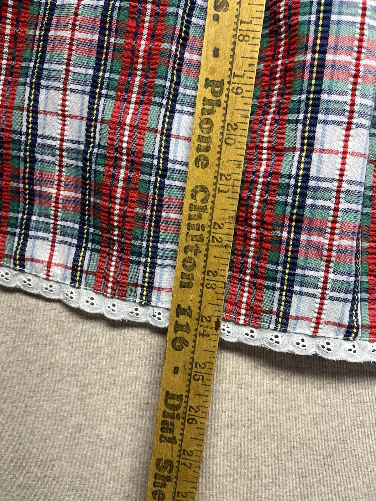 1970s Women’s Red Plaid W/wht Eyelet Cotton Top