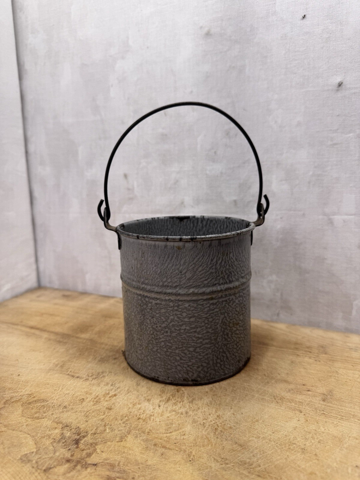 Enamel Gray Splatter Small Berry Bucket #S-1534