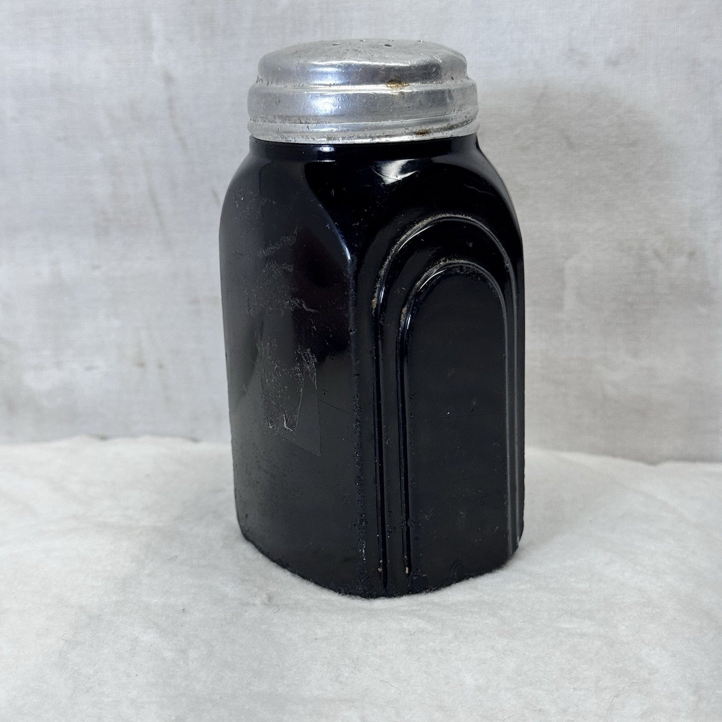 McKee Roman Arch Black Salt/Pepper Shaker Vintage