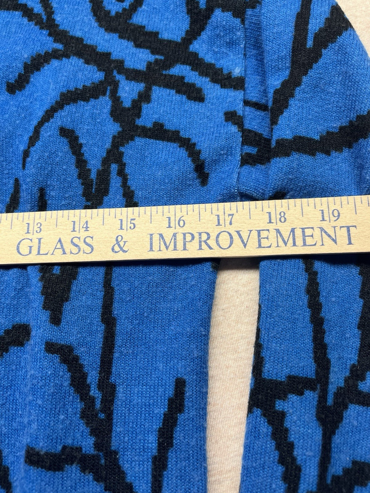 1970s, 80s Women’s Blue Pattern L Sleeve Knit Light Sweater