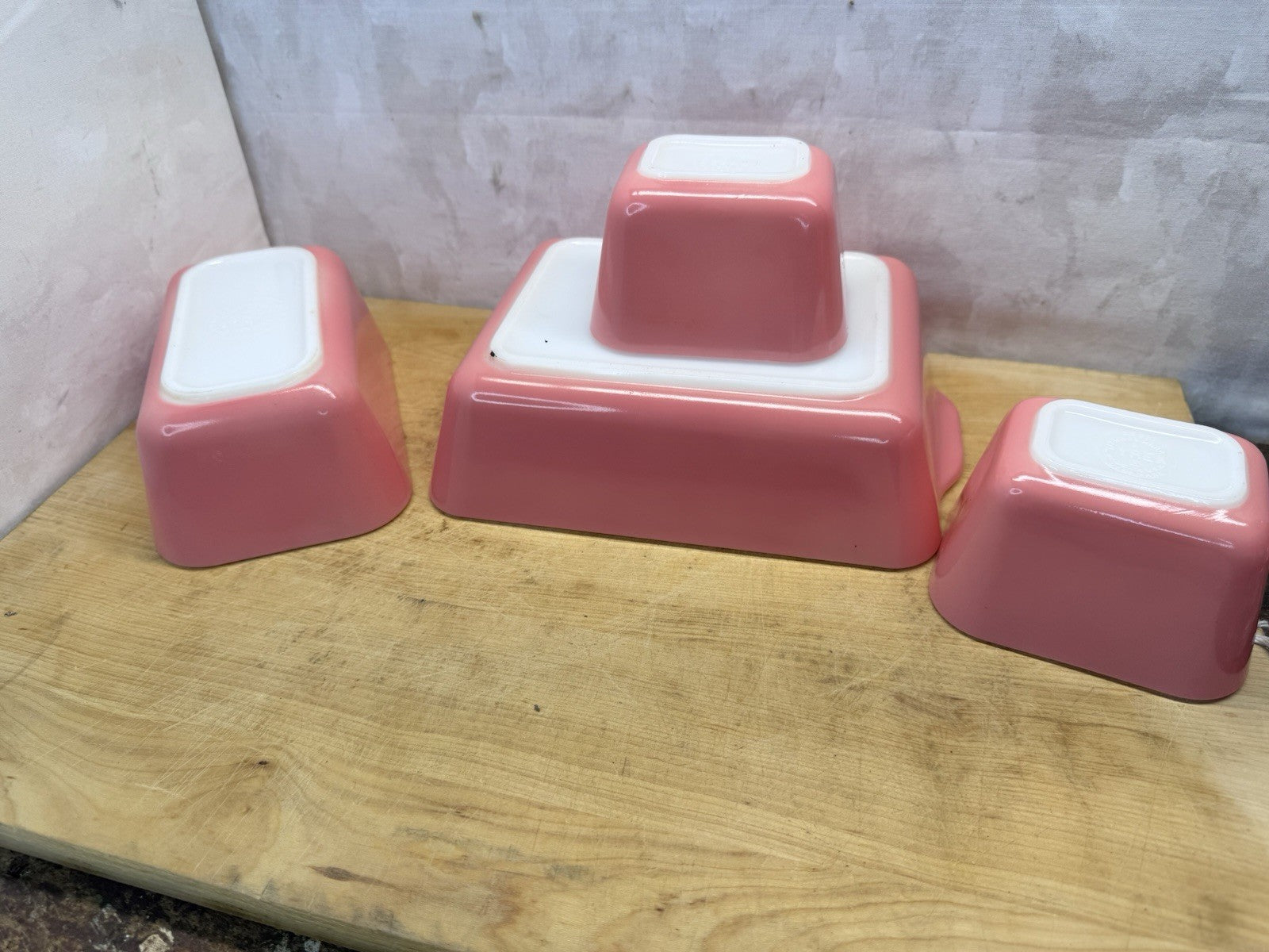 Pink Pyrex Set Of Four With Lids #1343