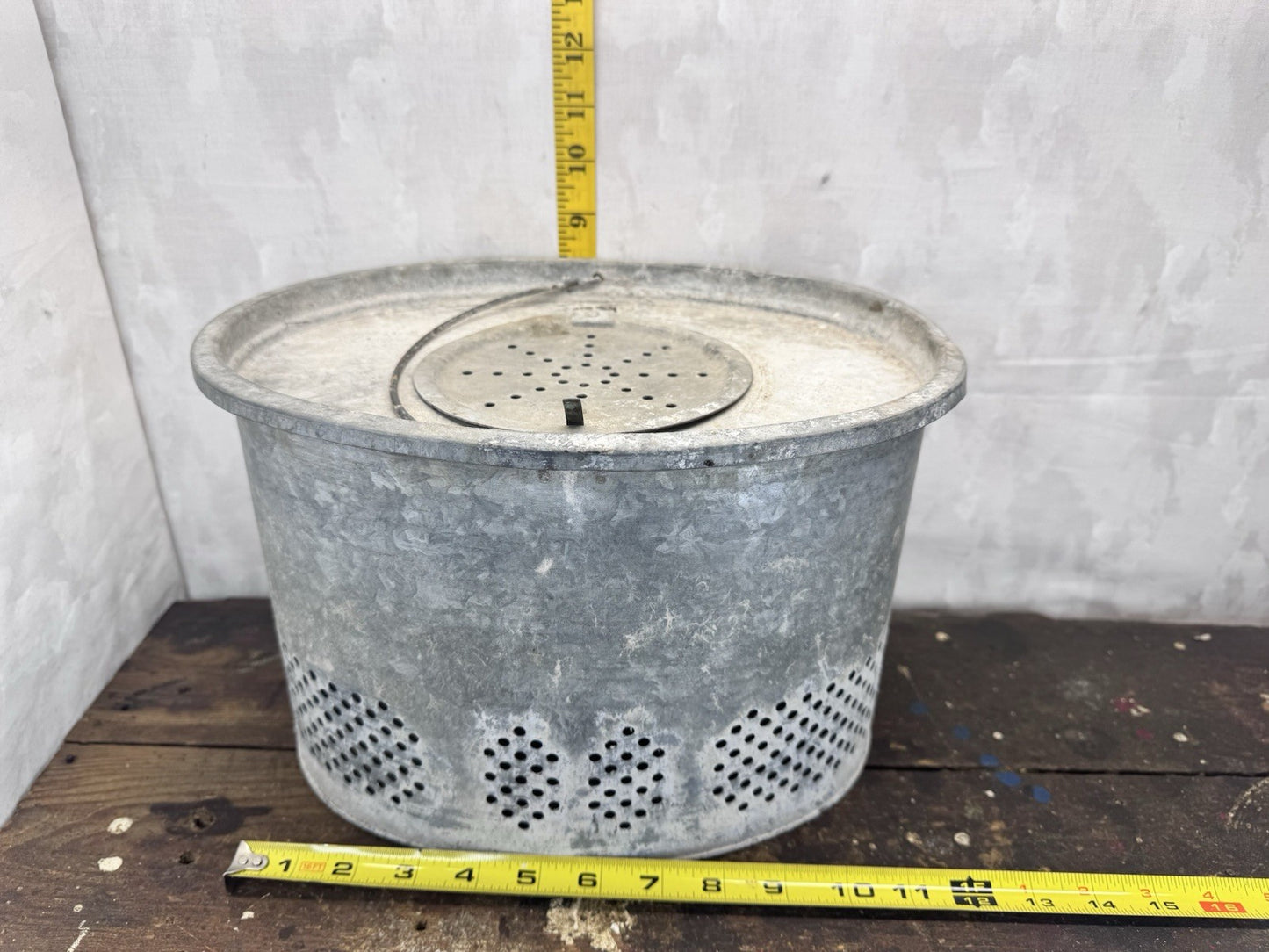 Vintage Oval Metal Minnow Bucket #1015