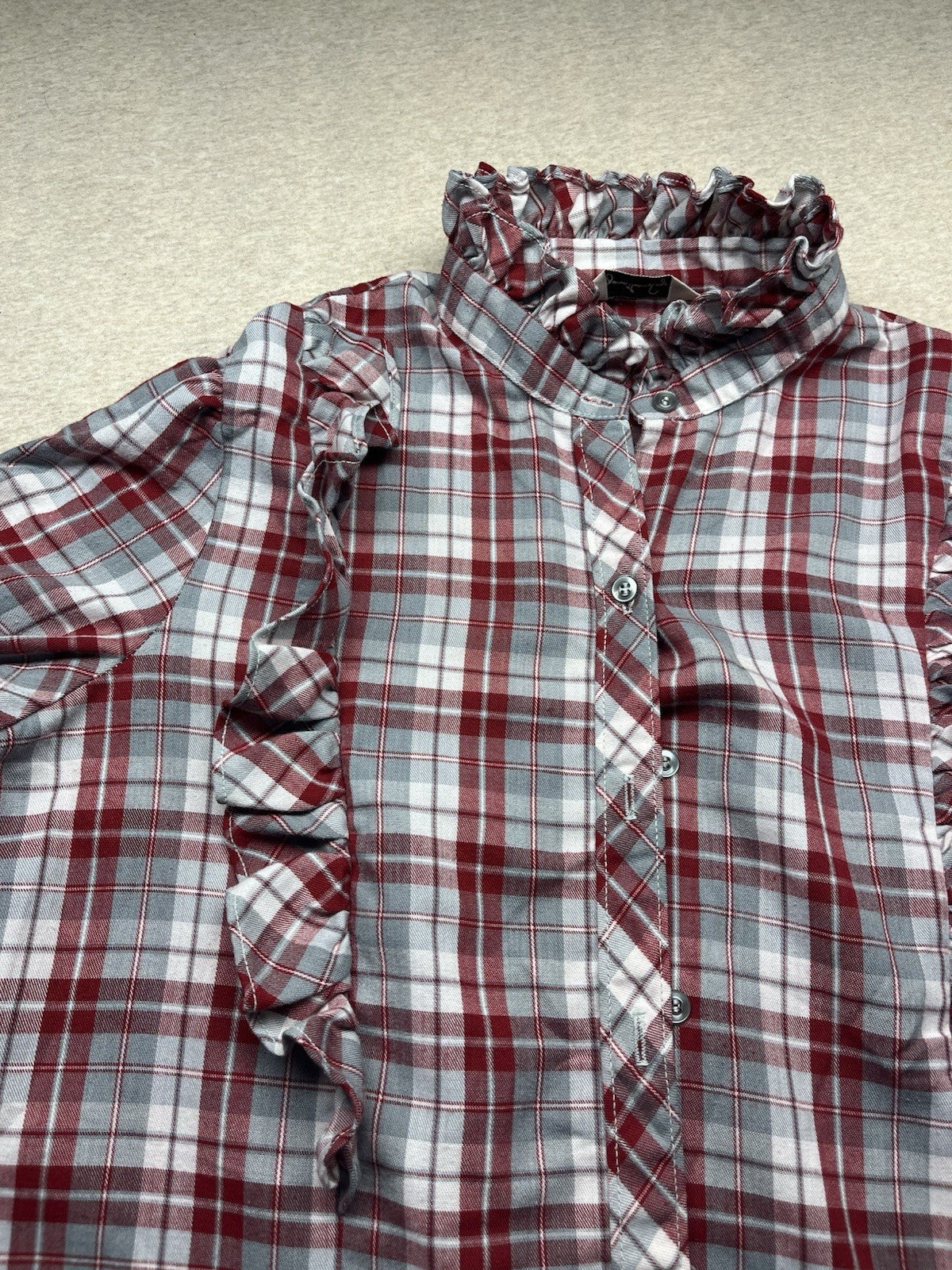 1970s Women’s Ruffled Red & Grey Flannel L Sleeve Top