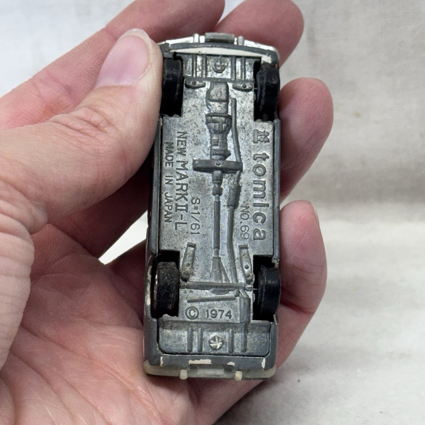 1974 Vintage Tomica Toyota Mark II-L No.69 Toy Car