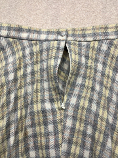 1960s Women’s Grey Plaid Wool Skirt