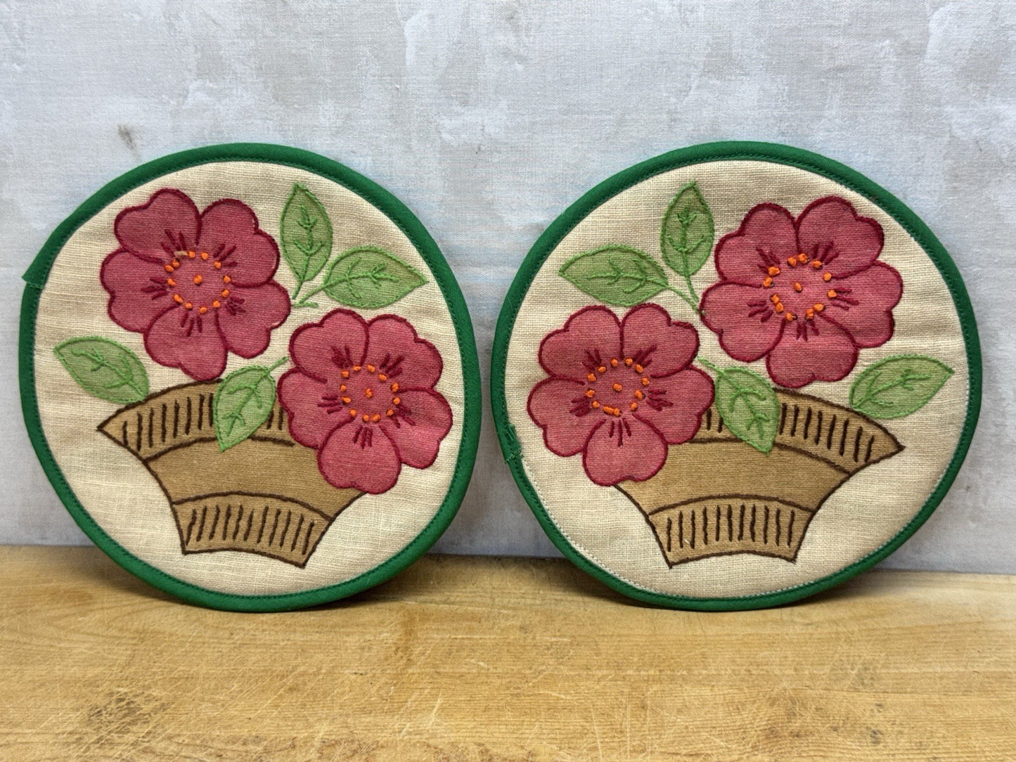 Handmade Potholders Crewel work Vintage #1134