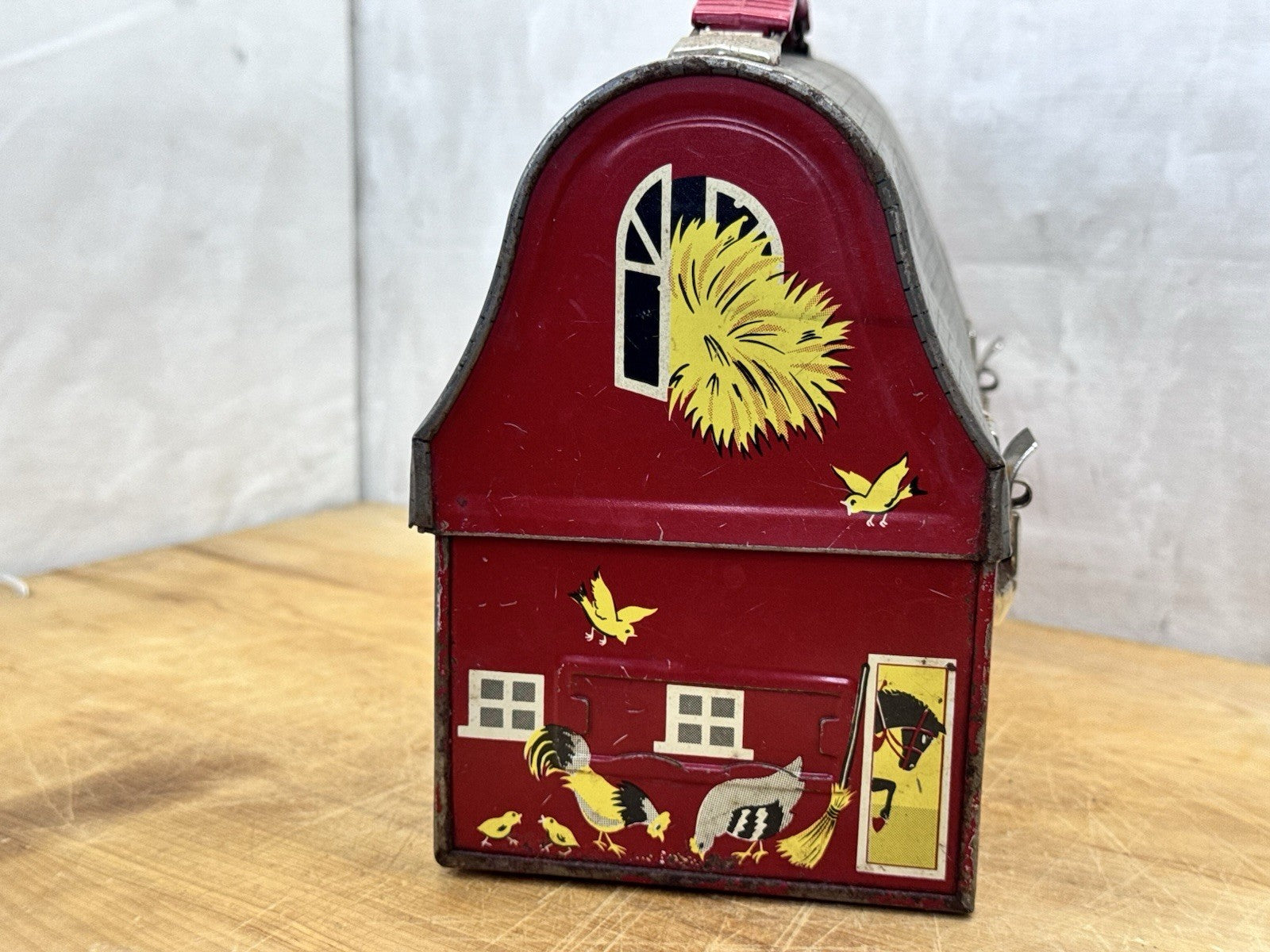 Barn Lunch Box Vintage #1162