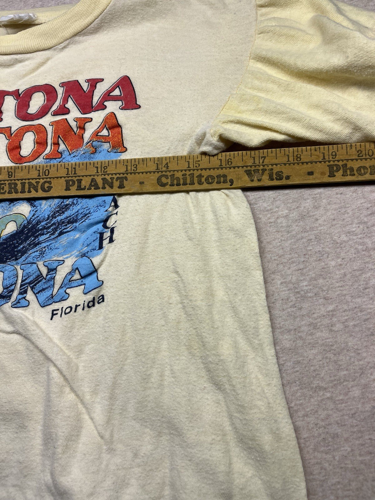 1980s Unisex S Sleeve Yellow Daytona Tshirt