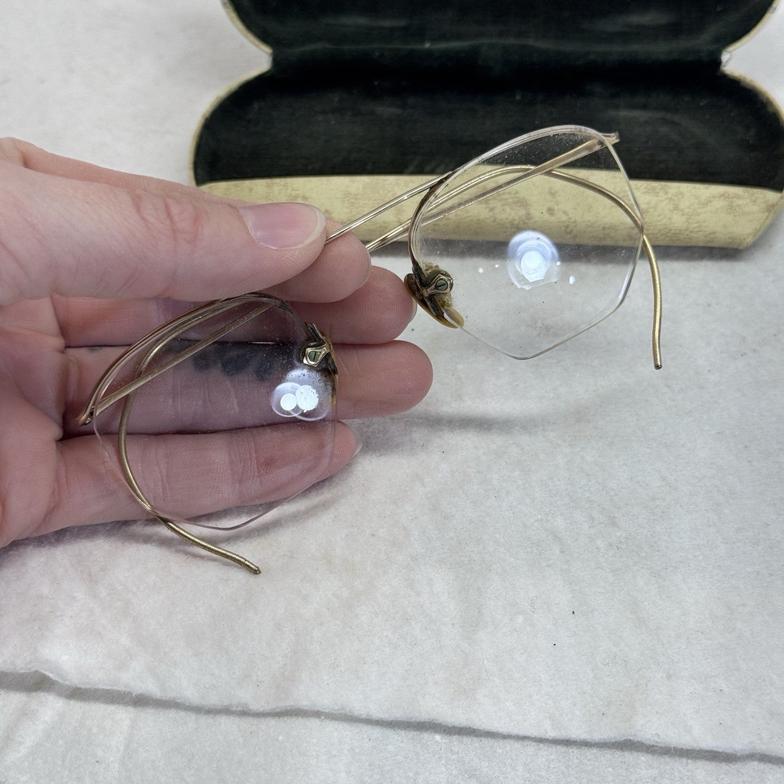 N.E.W Lenz Optometrist Glasses And Case Waupun Wisconsin Vintage 