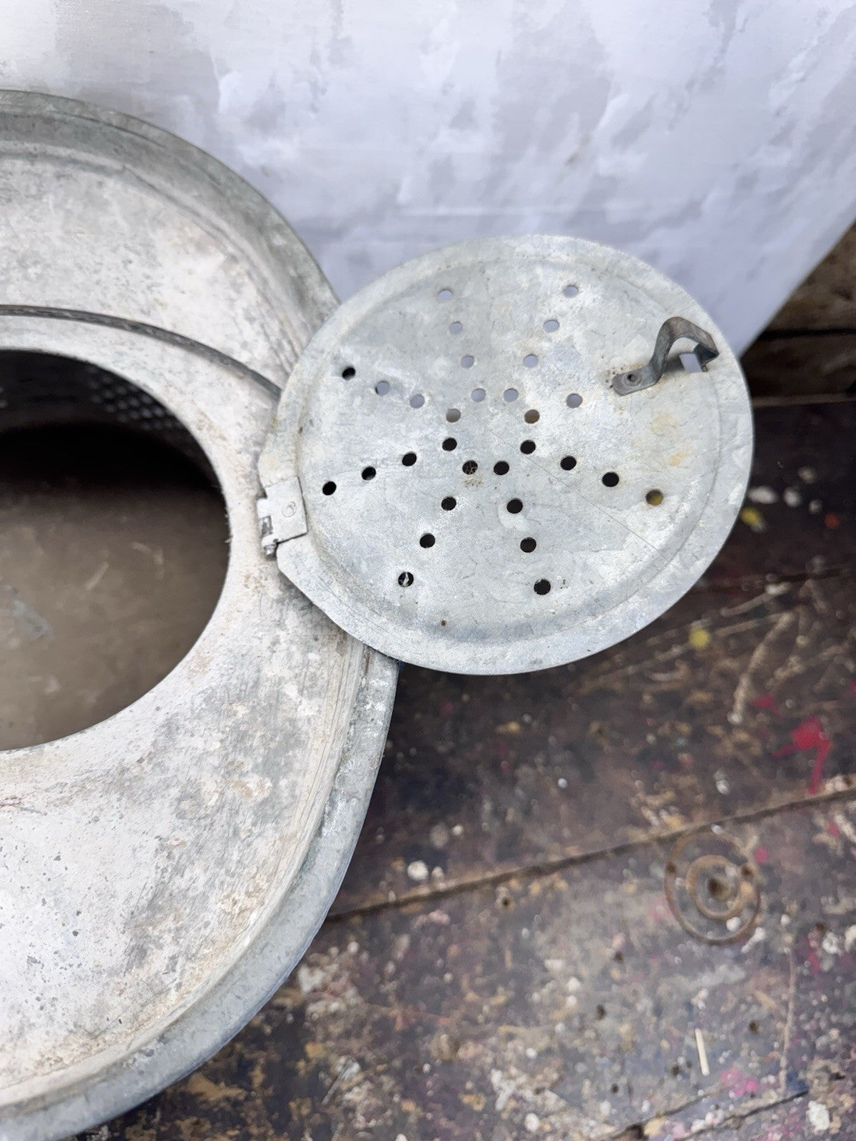Vintage Oval Metal Minnow Bucket #1015