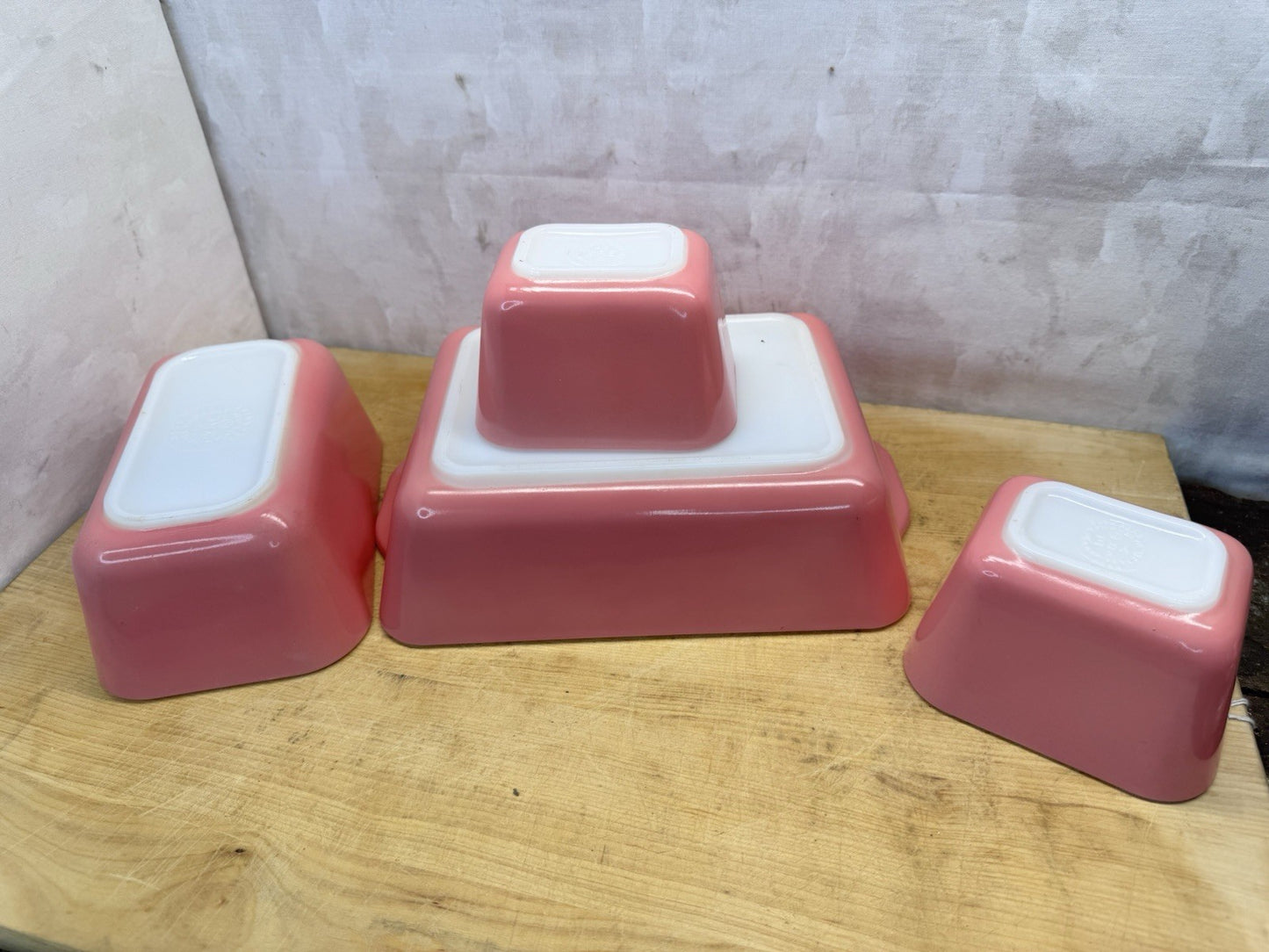 Pink Pyrex Set Of Four With Lids #1343
