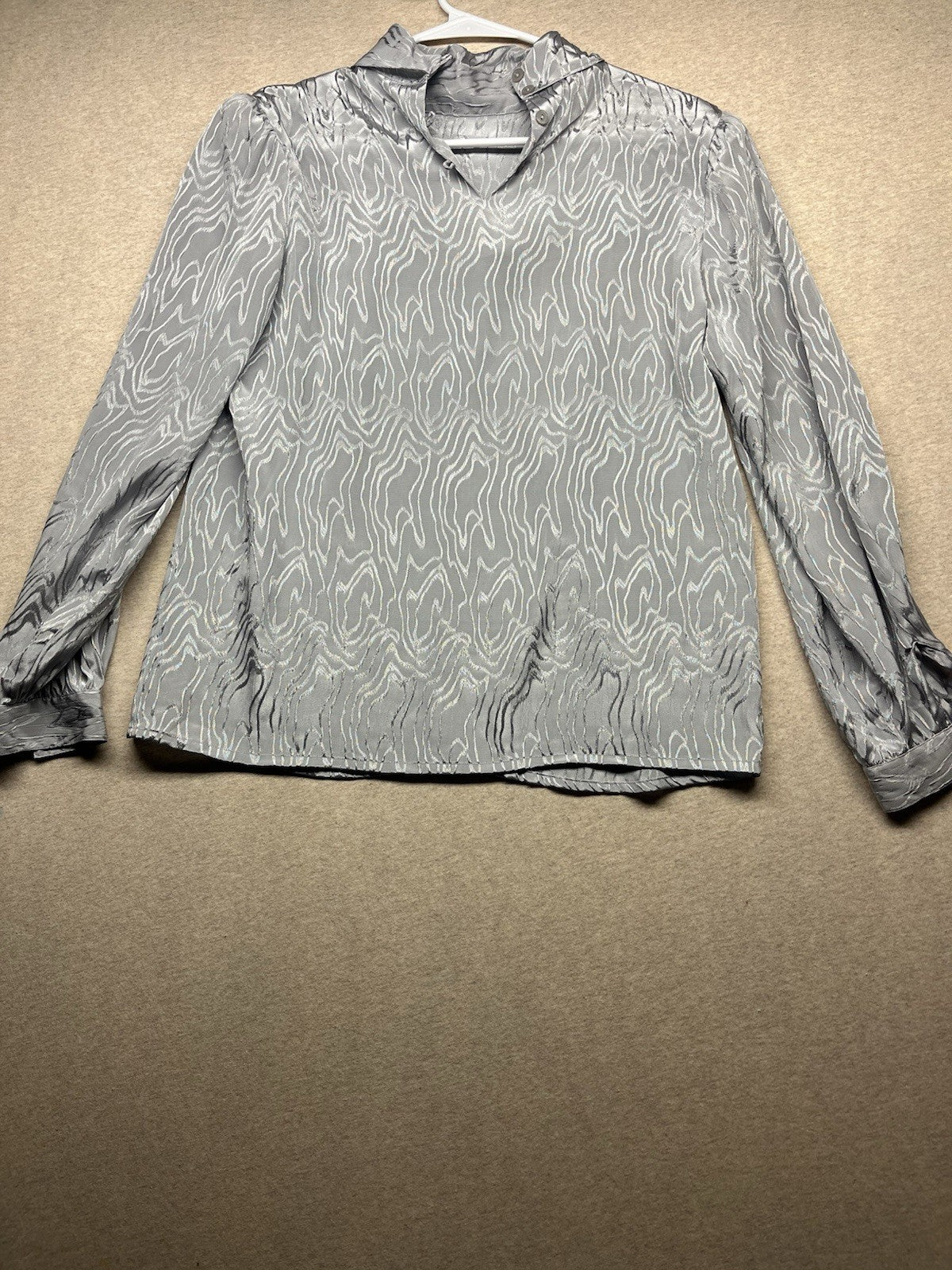 1970s, 80s Women’s Grey Nylon L Sleeve Padded Top