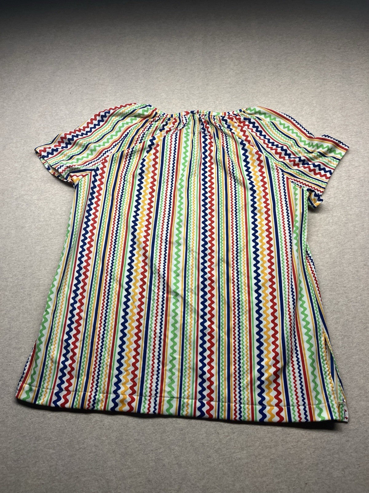 1970s Women’s Crazy Stripe S Sleeve Knit Shirt