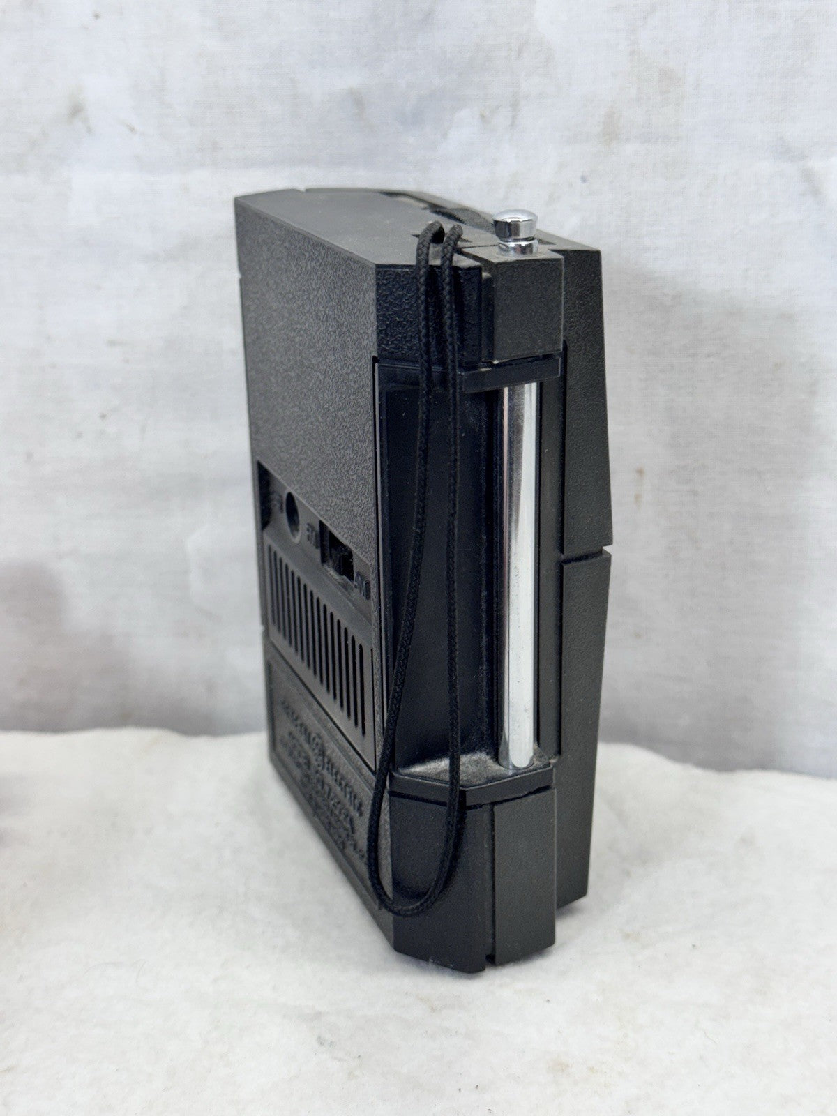 Vintage GE General Electric Model 7-2506A Handheld AM-FM Transistor Radio