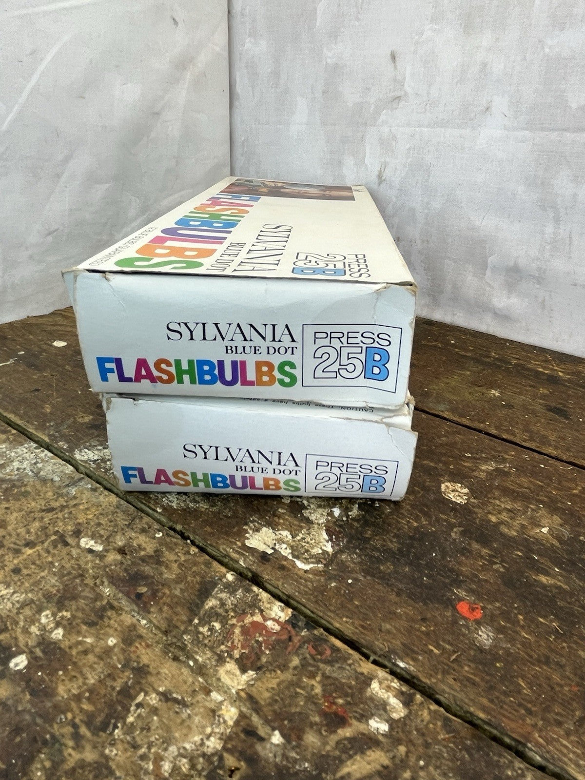 NOS Sylvania Blue Dot Press 25B Flashbulbs #118