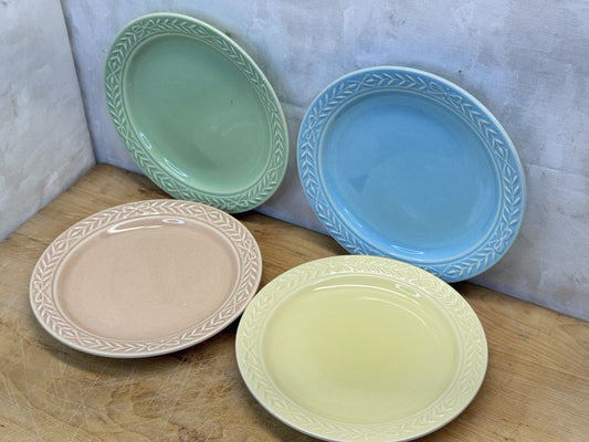 Laurella Set Of Four Plates Vtg #1297