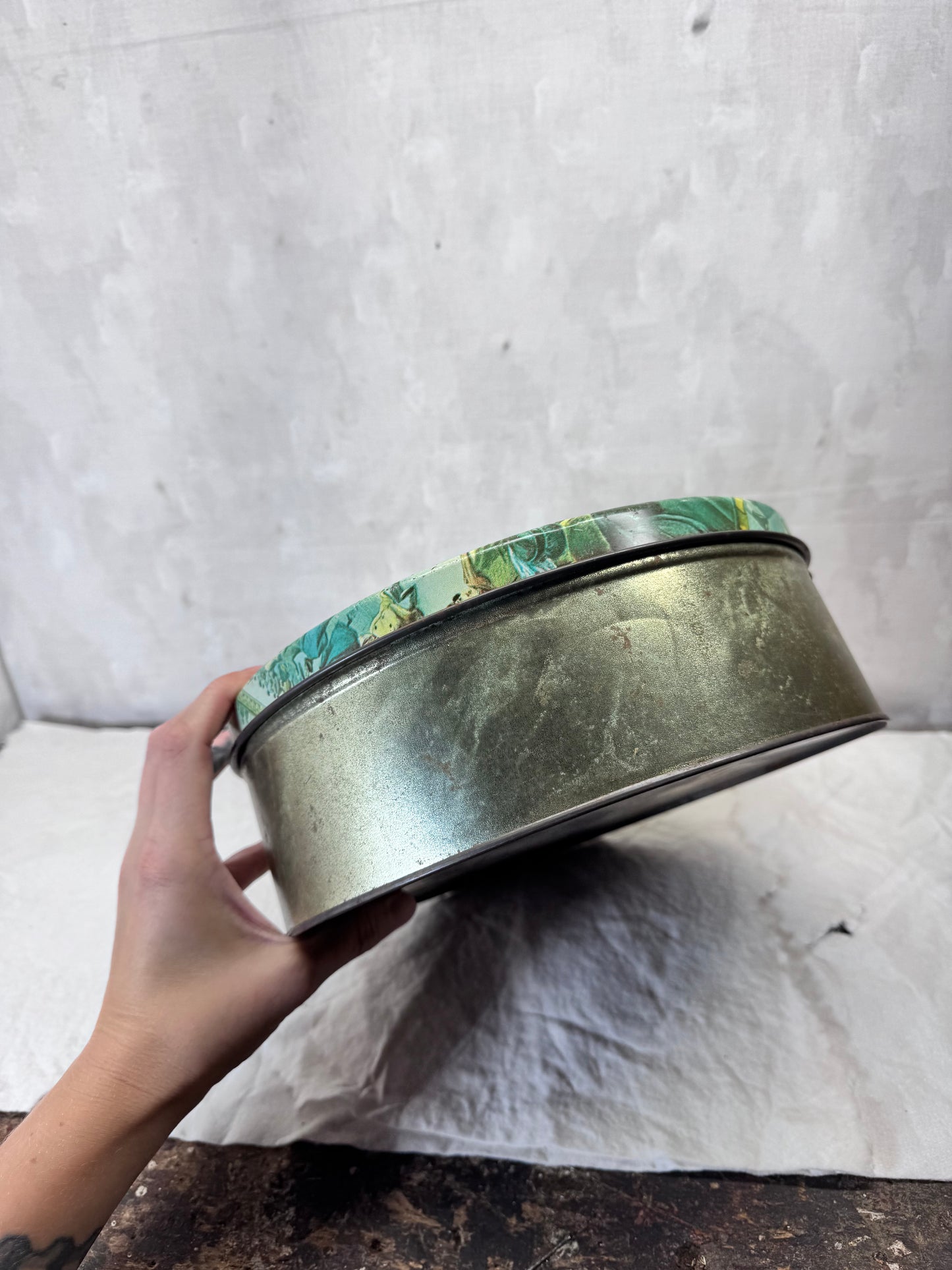 Currier & Ives Christmas Tin Round Empty Vintage Maurice Lenell #1887