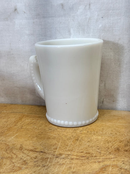 Vtg McKee Tom And Jerry Winter Sleigh Milk Glass Cup #1757