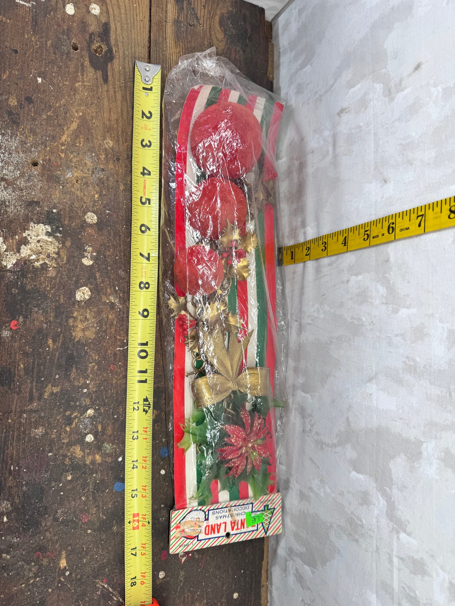 Santa Land Christmas Door HangerNOS Vtg #1737