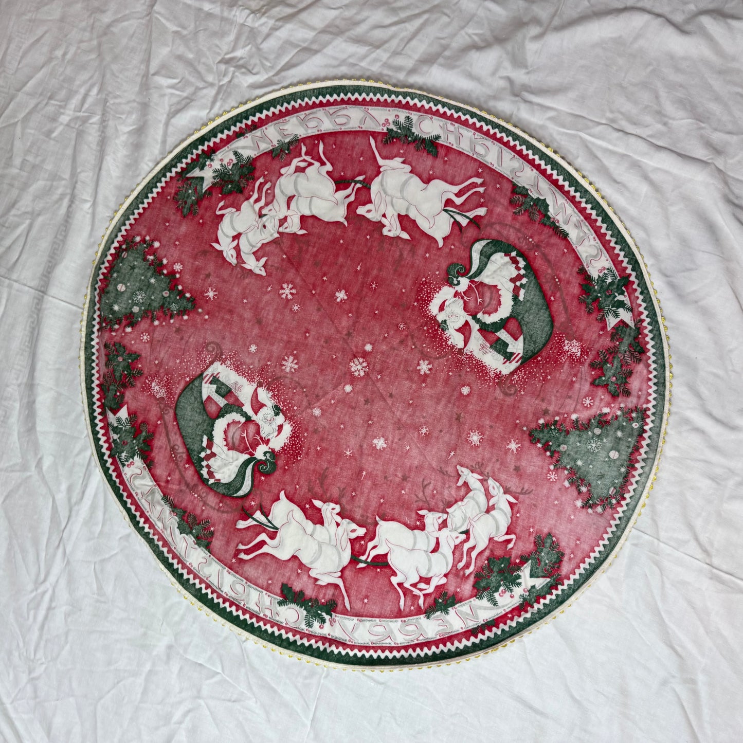 Christmas Tablecloth Round Santa Sleigh Vintage #2191