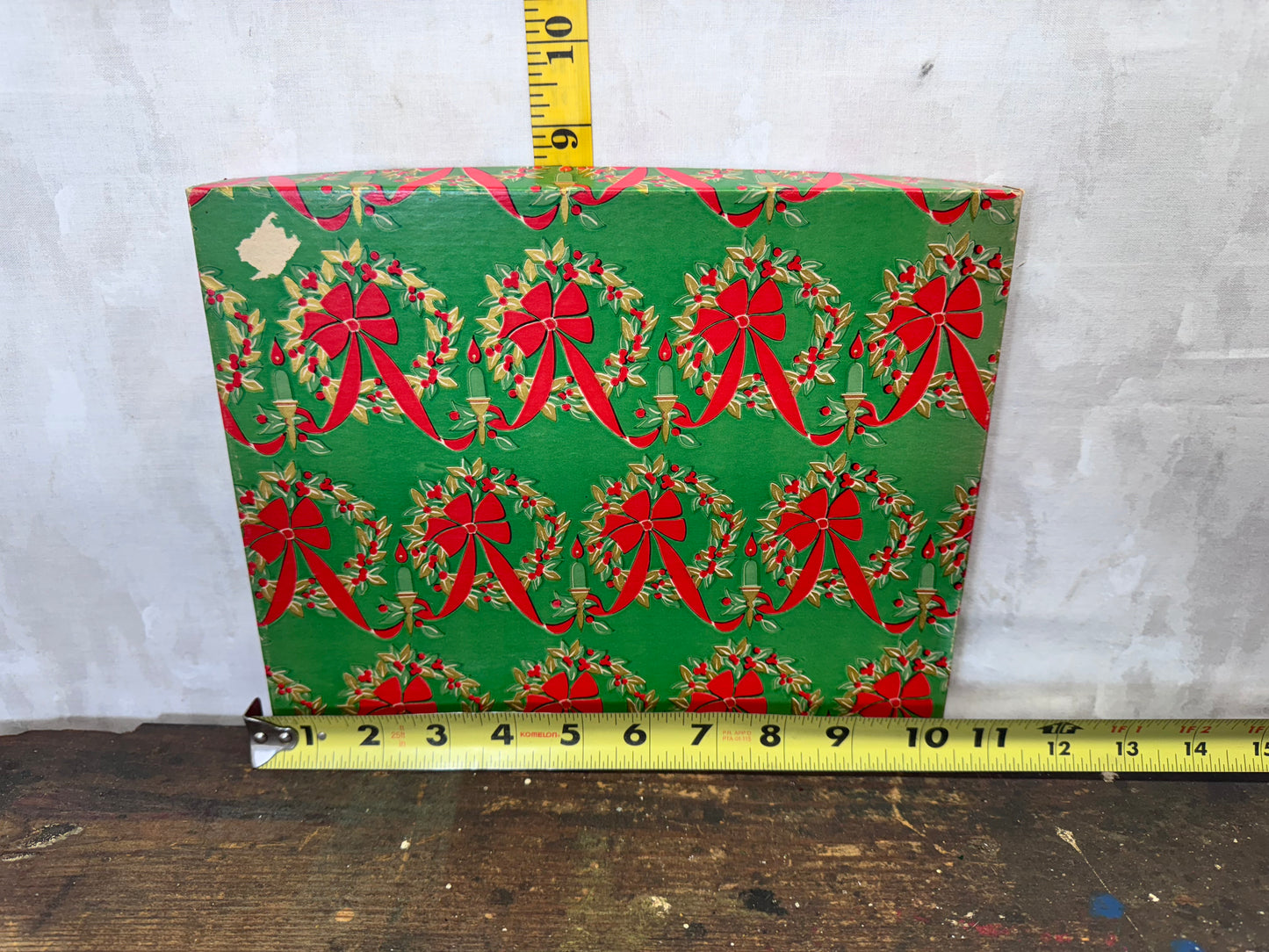 Vintage Christmas Gift Box #1744