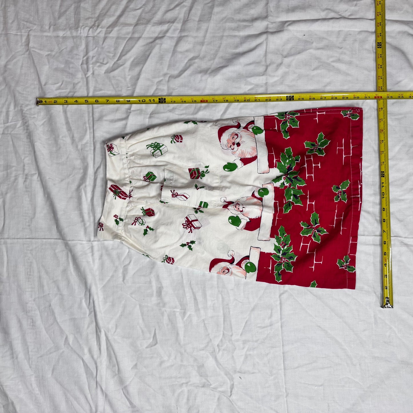 Santa in Chimney Christmas Apron Vintage #2190