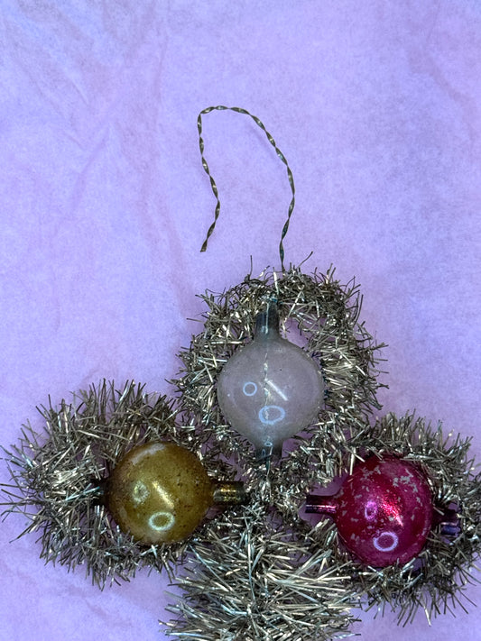 Victorian Christmas Ornament #1689