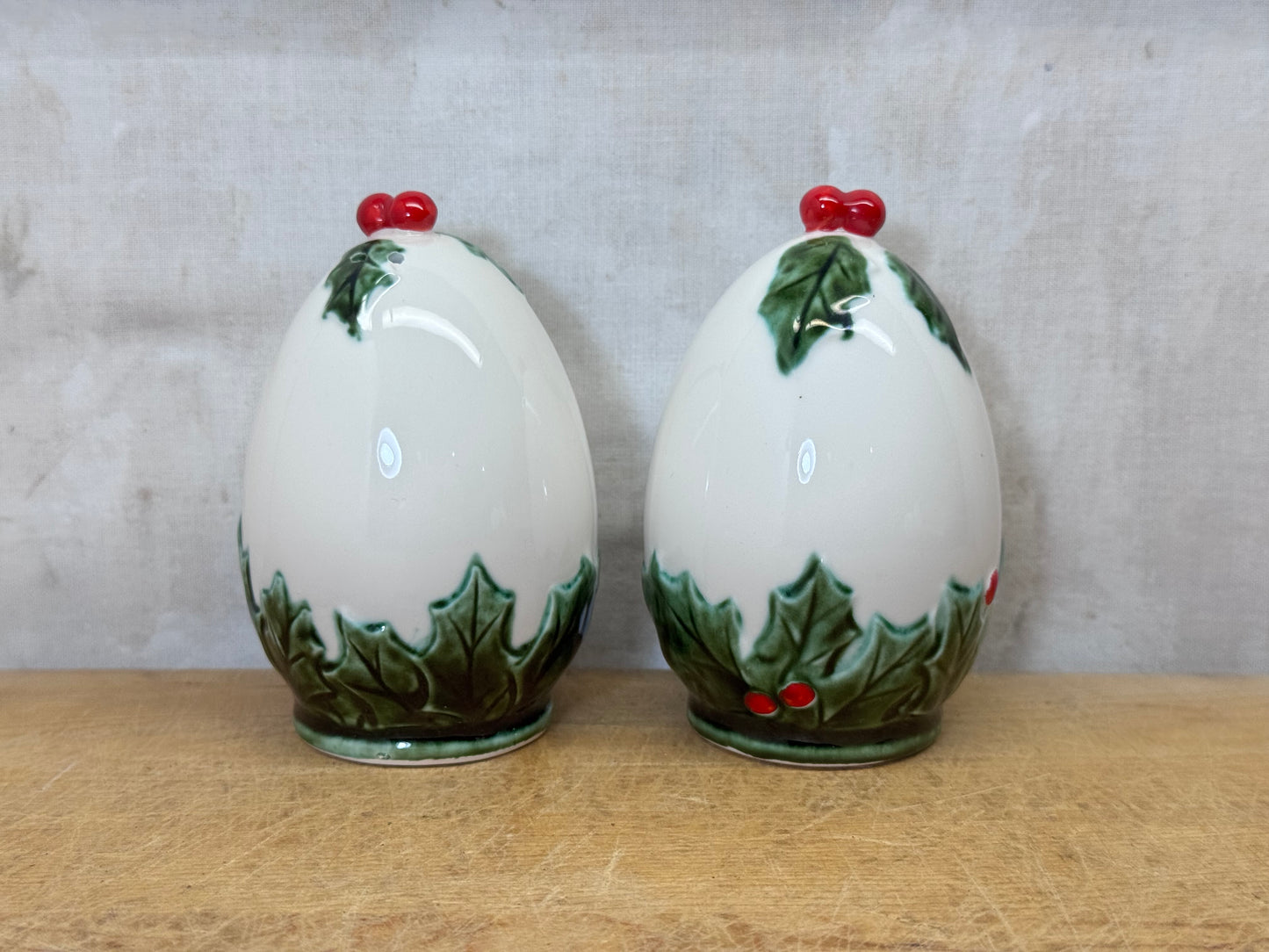 Lefton Japan Mistletoe Salt & Pepper Shakers #1723