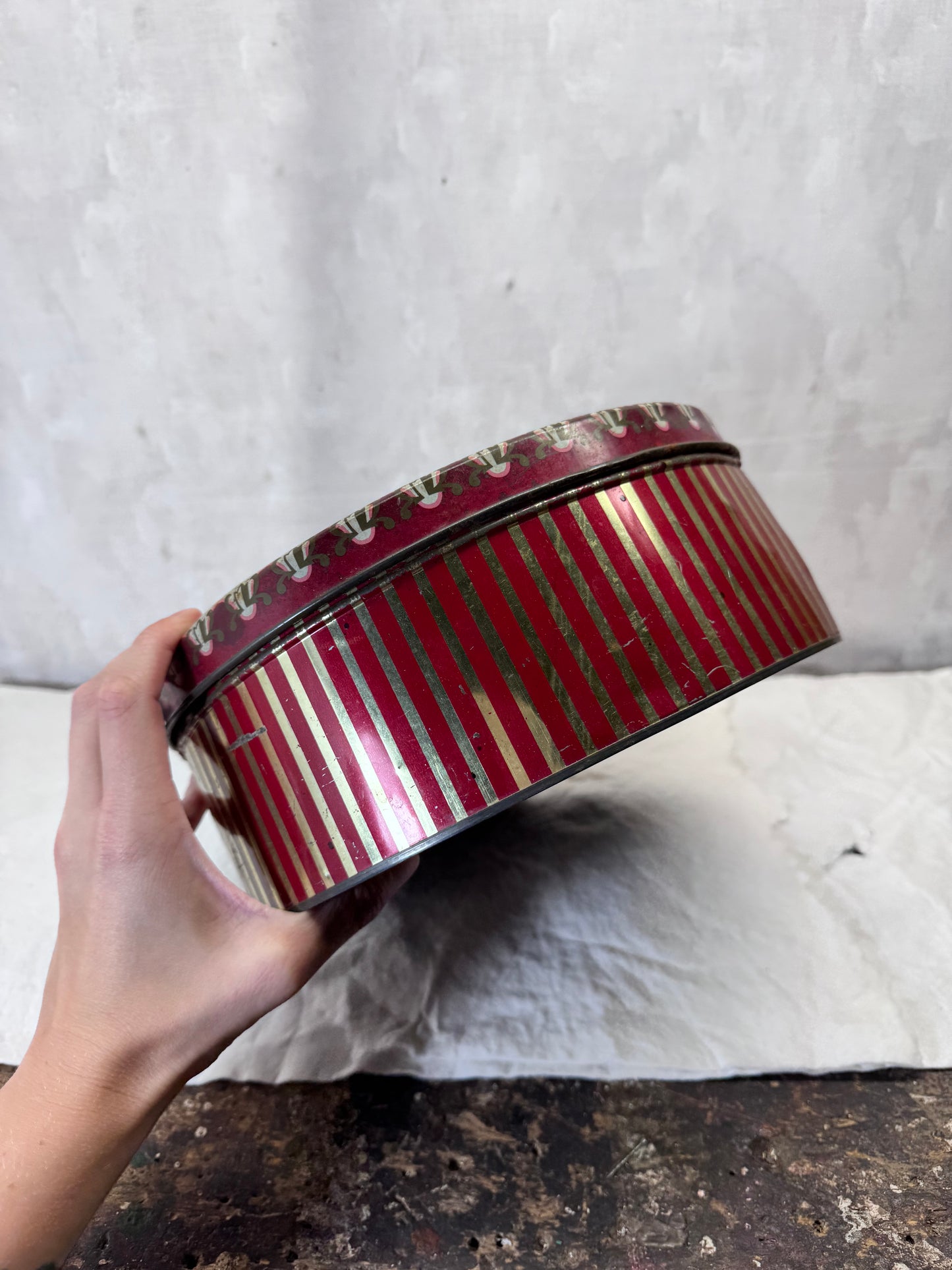 Hummingbird Christmas Tin Round Empty Vintage #1888