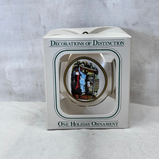 Decorations of Distinction Vintage NOS Ornament #2202