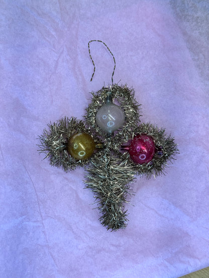 Victorian Christmas Ornament #1689