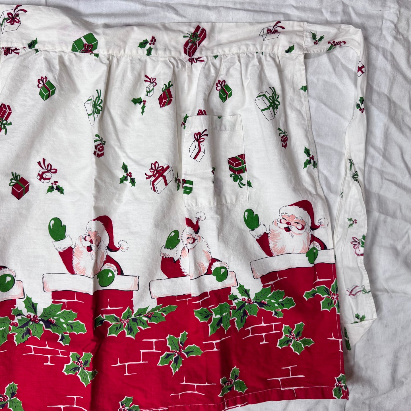 Santa in Chimney Christmas Apron Vintage #2190