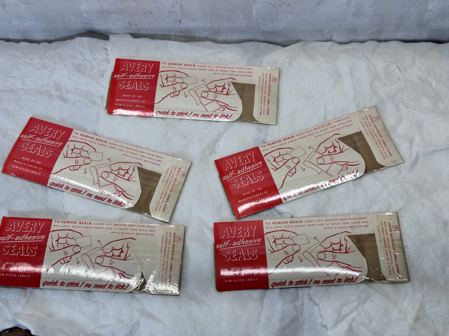 Avery Self Adhesive Christmas Stickers Seals Vintage NOS #2008