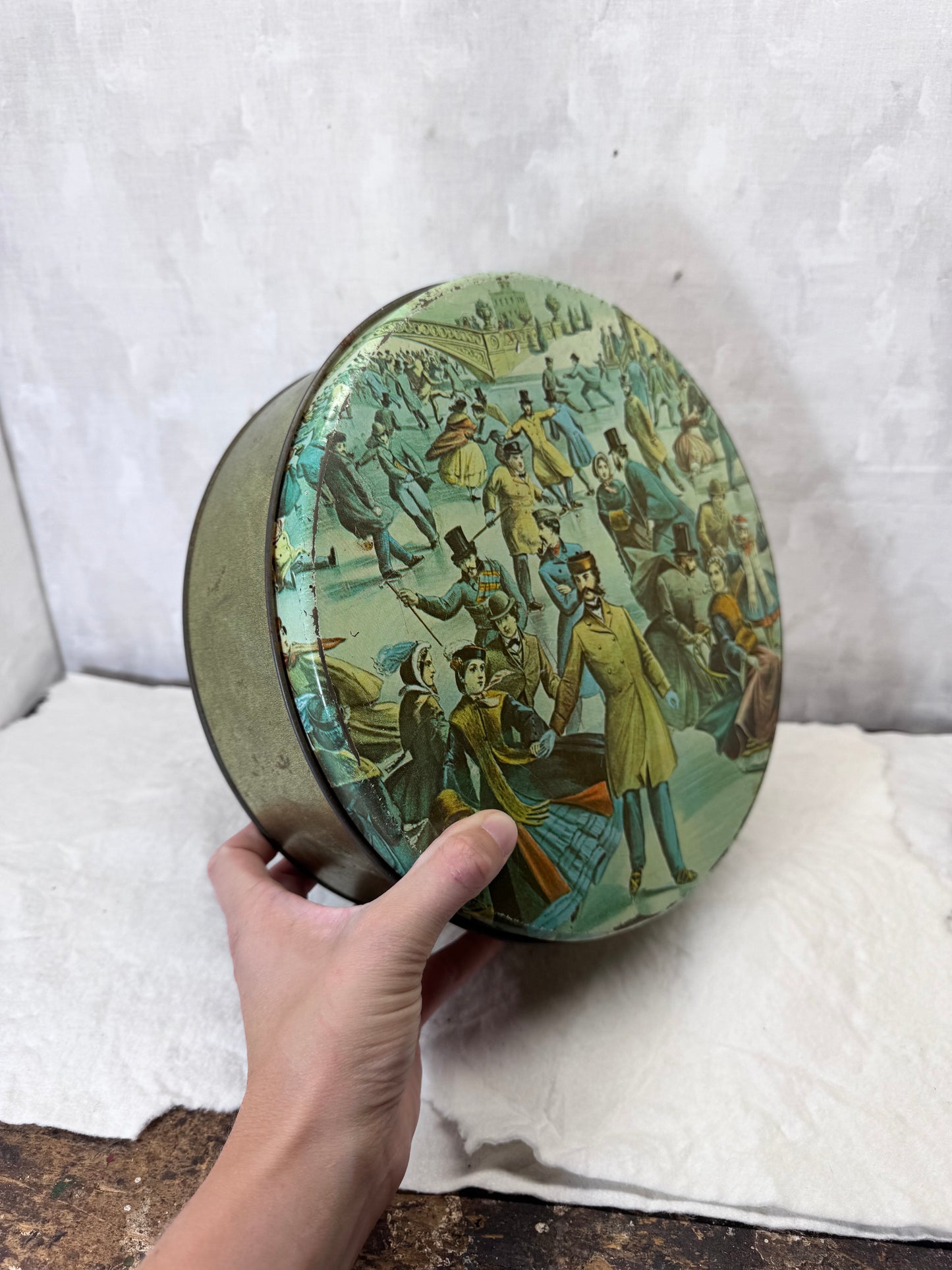 Currier & Ives Christmas Tin Round Empty Vintage Maurice Lenell #1887