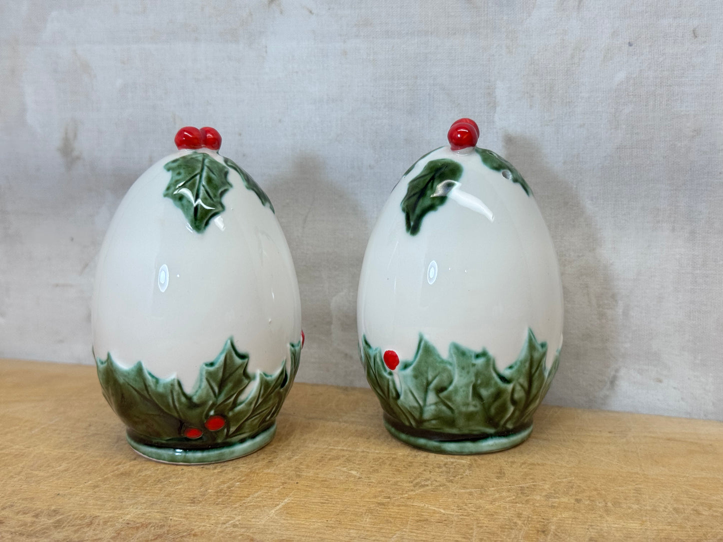 Lefton Japan Mistletoe Salt & Pepper Shakers #1723