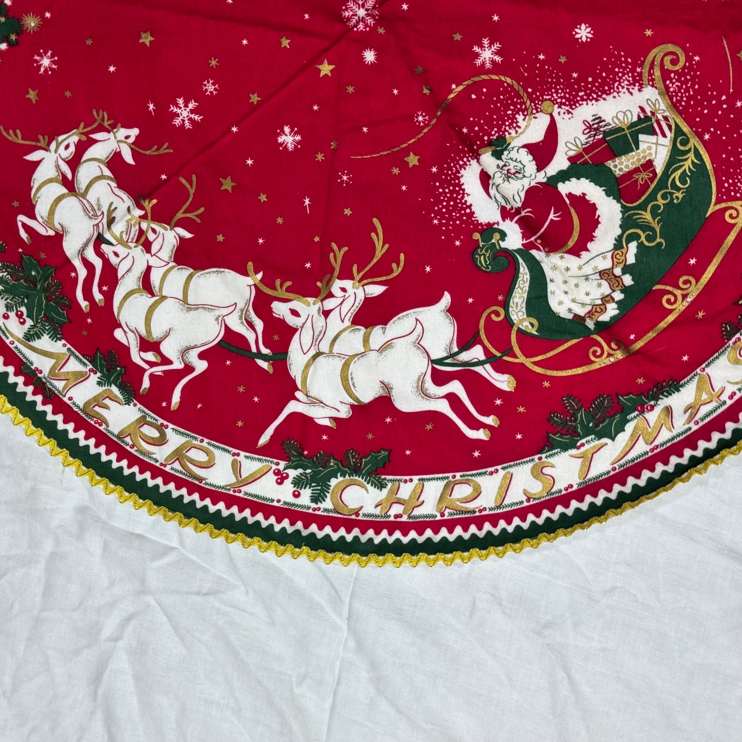 Christmas Tablecloth Round Santa Sleigh Vintage #2191