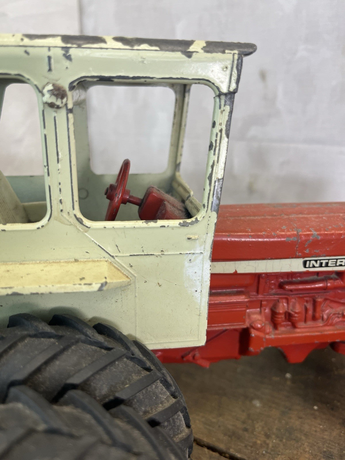 Vintage Collectible Mancave International Farmall 145c Tractor 