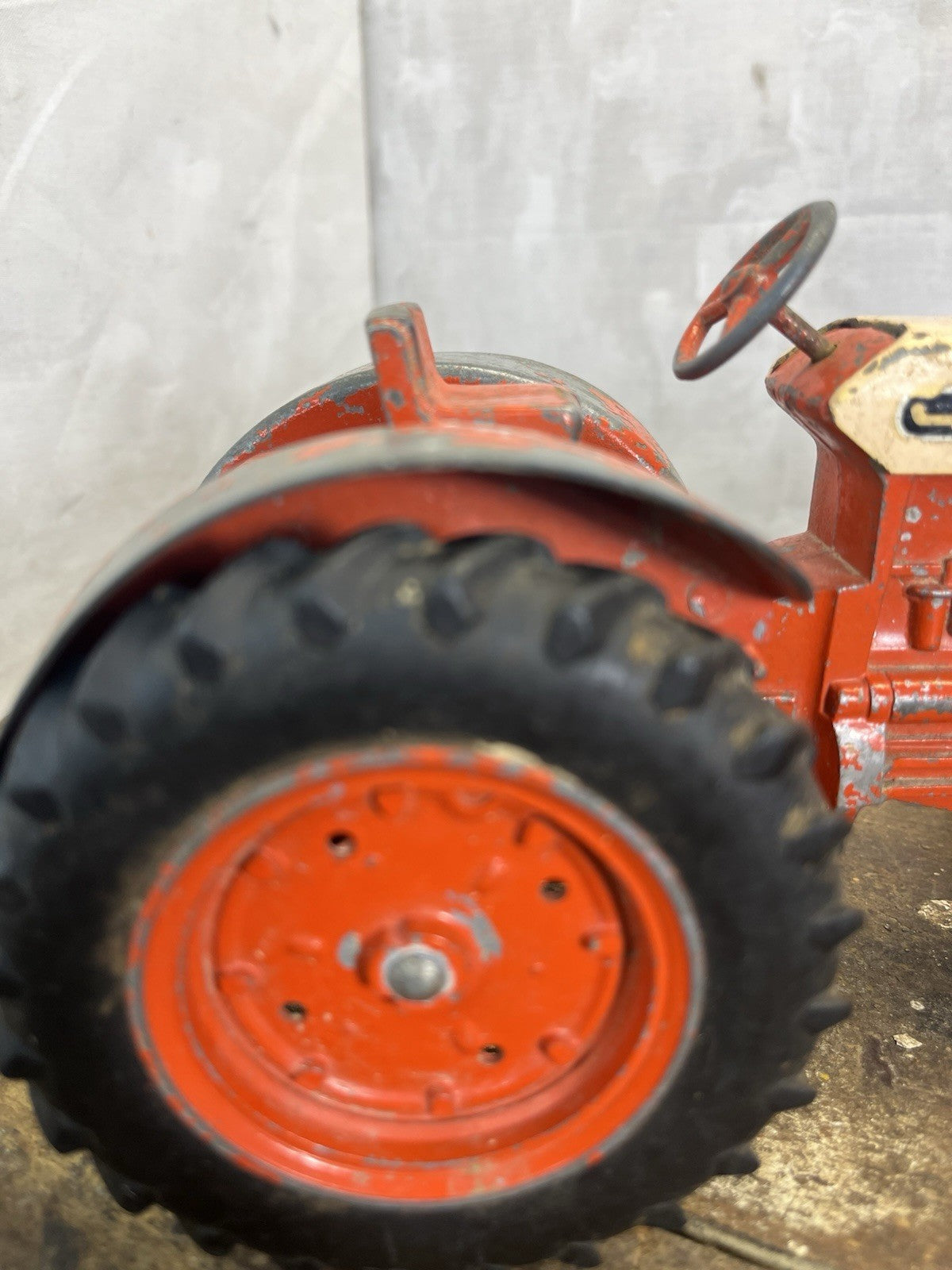 Vintage Collectible Mancave Comfort King 930 Case Tractor 