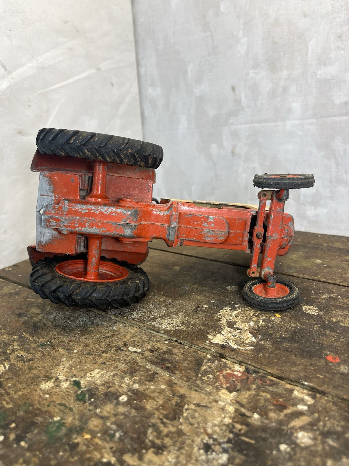 Vintage Collectible Mancave Comfort King 930 Case Tractor 