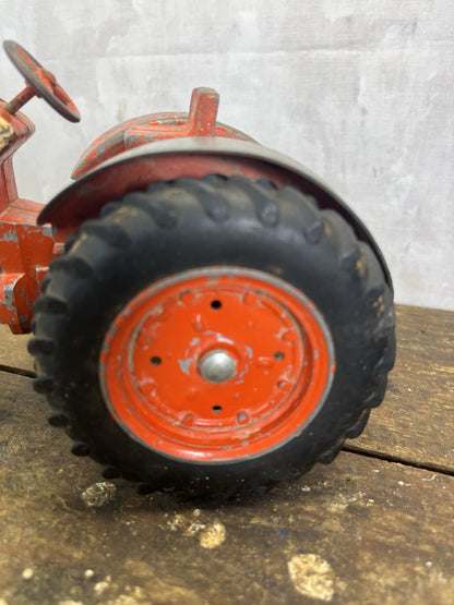 Vintage Collectible Mancave Comfort King 930 Case Tractor 