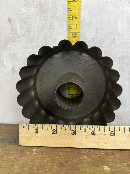 Antique Vintage Tin Bundt Pan Farm Decor