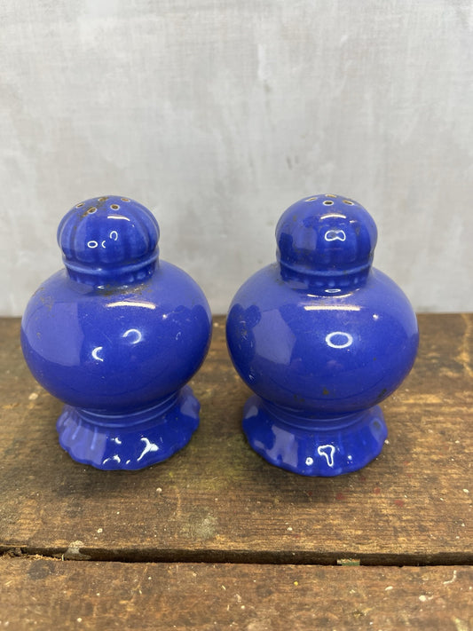 Vintage Collectible Blue Ceramic Shakers Home Decor #1228