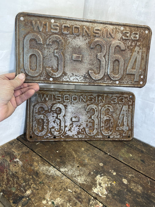 Vintage Collectible Mancave Wisconsin 1933 Pair Of  Vehicle Plates #1230